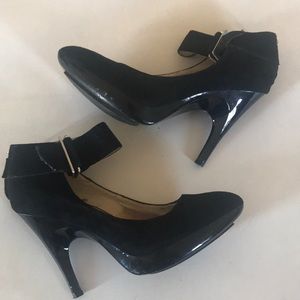 Black Michael Kors suede/patent leather heels, 11
